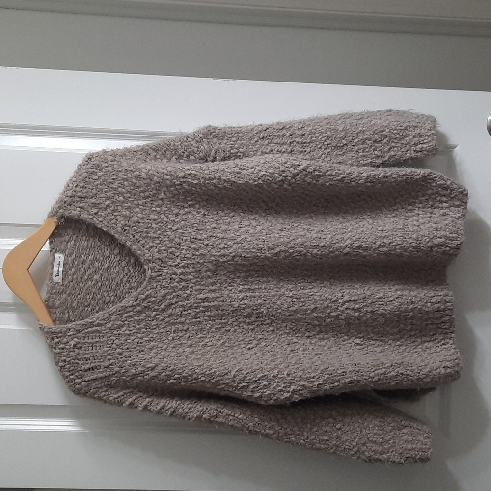 Vernacular V-Neck Sweater In Beige